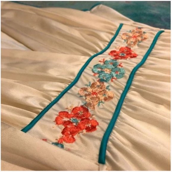 Vintage Boho Embroidered Nightie NWOT - Picture 2 of 6